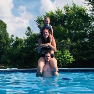 Meet your Posher, Becca